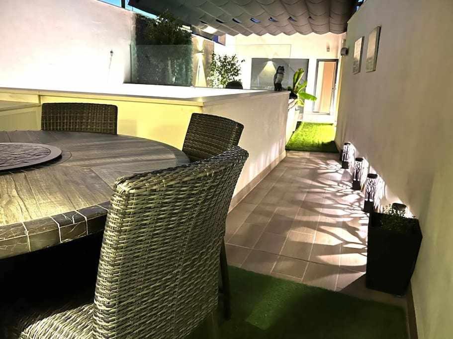 Elegant Duplex 3 Master Bedrooms And Private Seville Luaran gambar