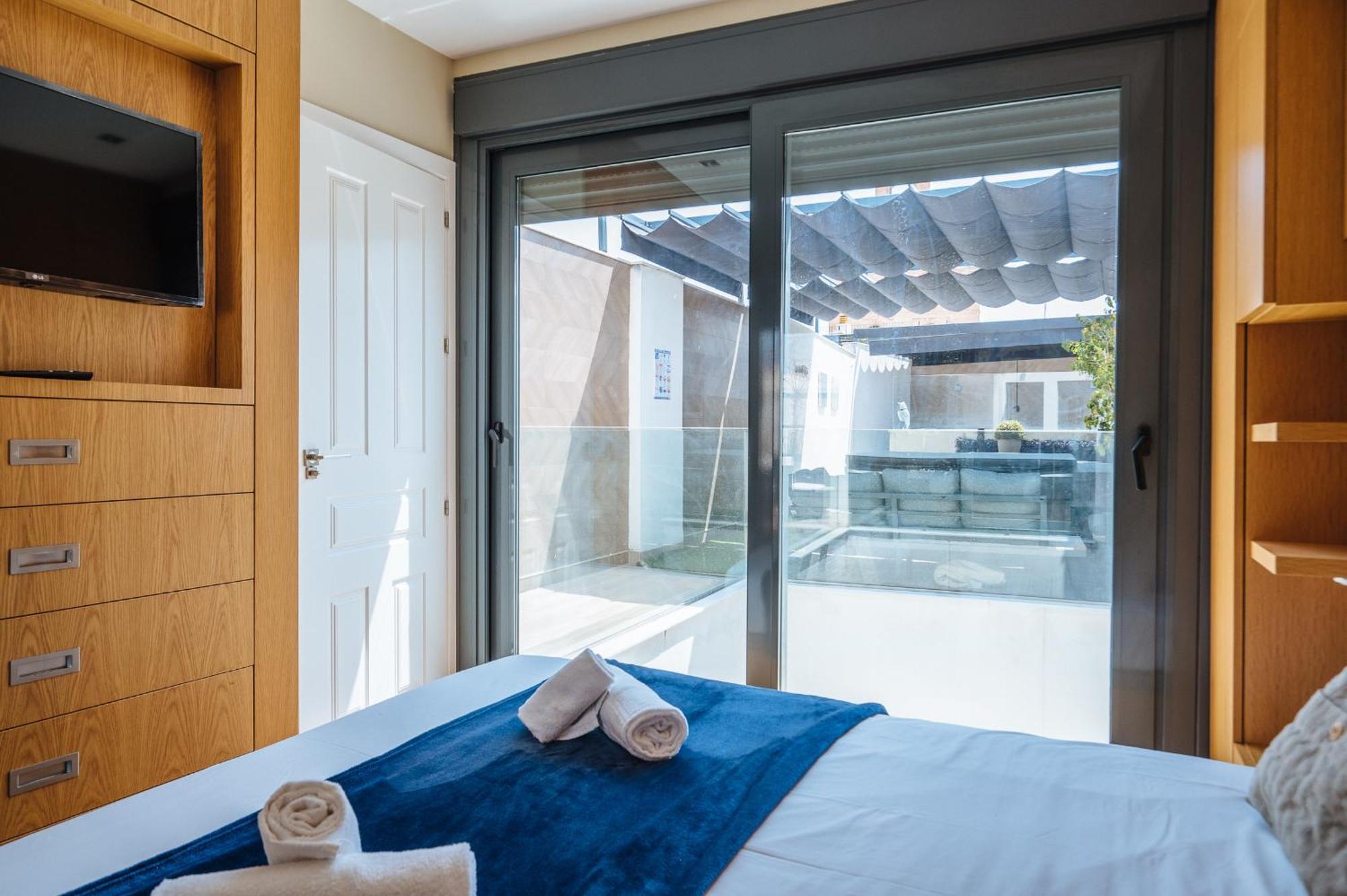 Elegant Duplex 3 Master Bedrooms And Private Seville Luaran gambar