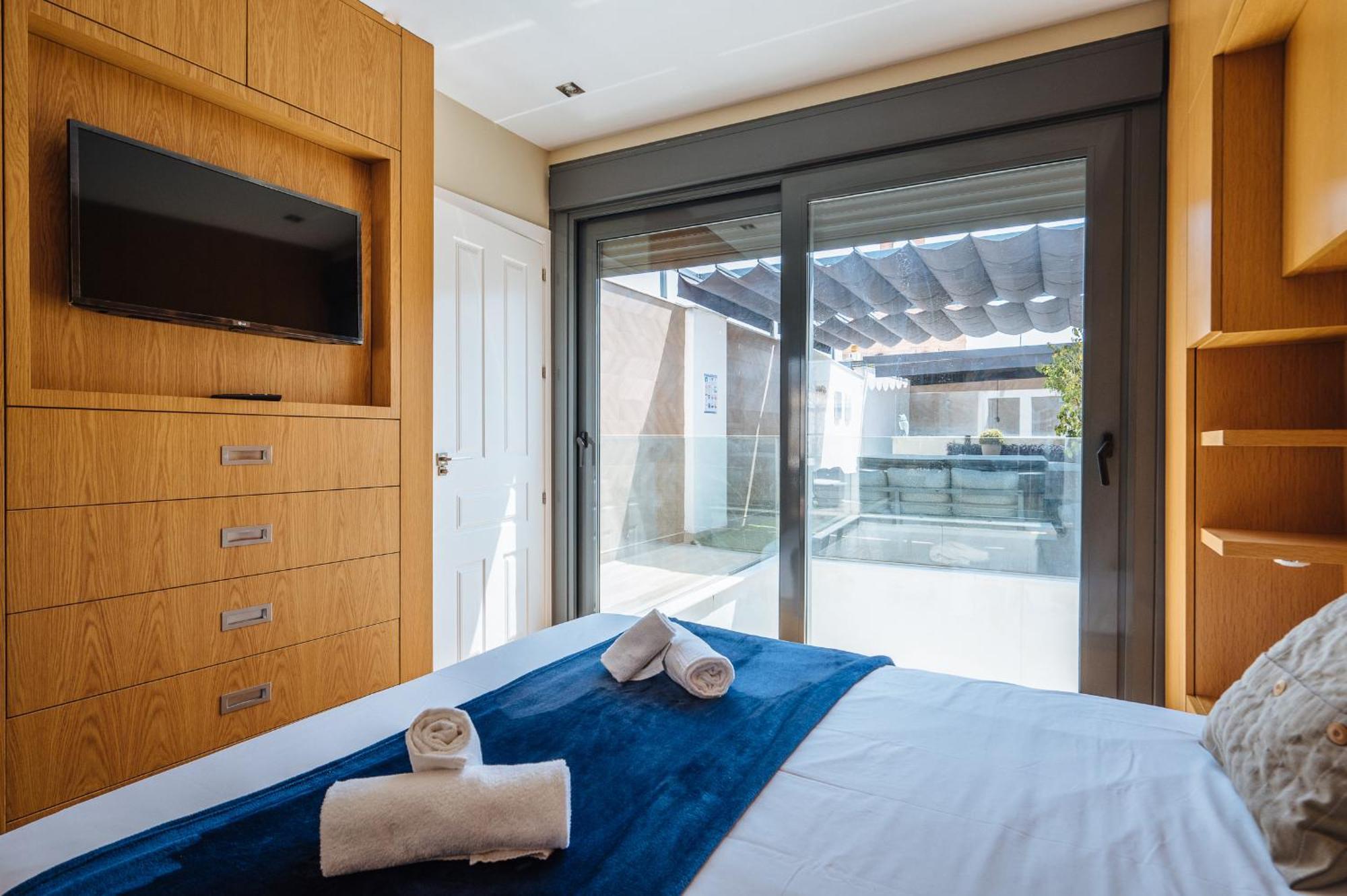 Elegant Duplex 3 Master Bedrooms And Private Seville Luaran gambar
